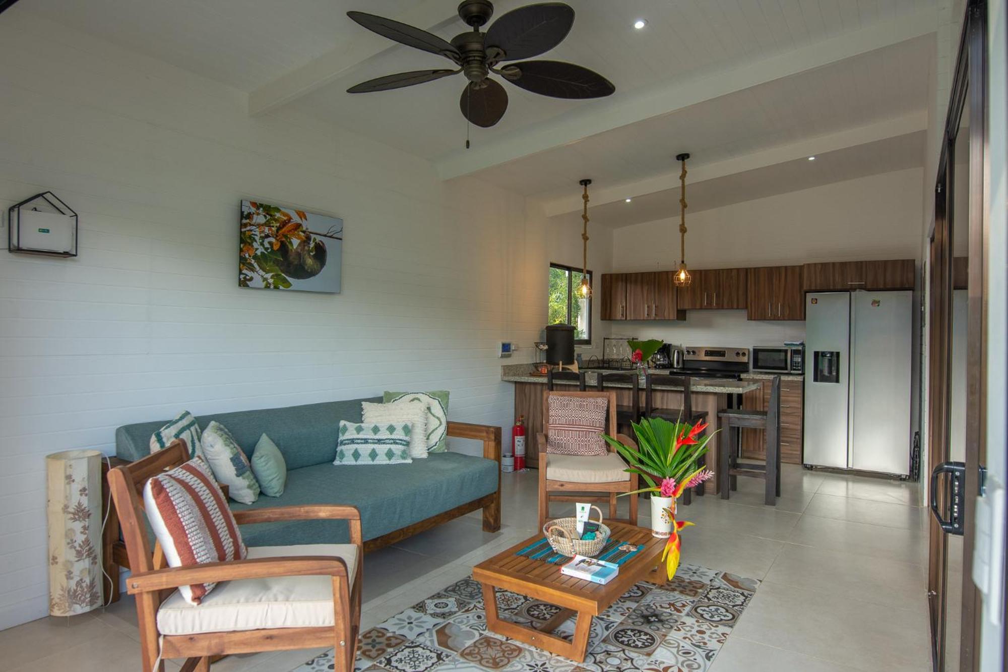 Namaitami Casa Hermosa Con Ac Y Piscina A Solo 650 Metros Del Parque Nacional Cahuita Zewnętrze zdjęcie